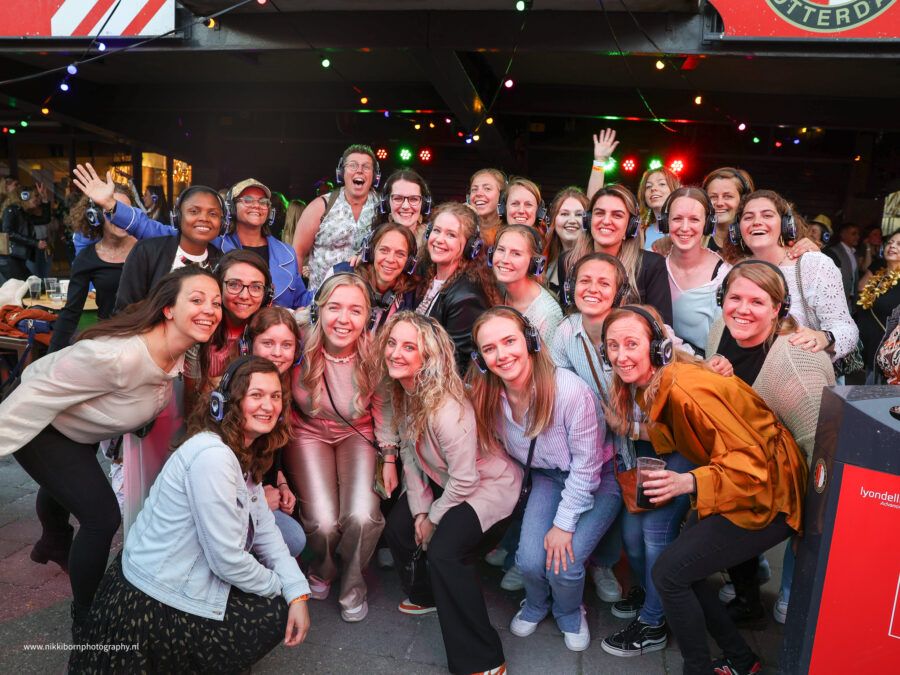 organisatie personeelsfeest groepsfoto - Timeless events