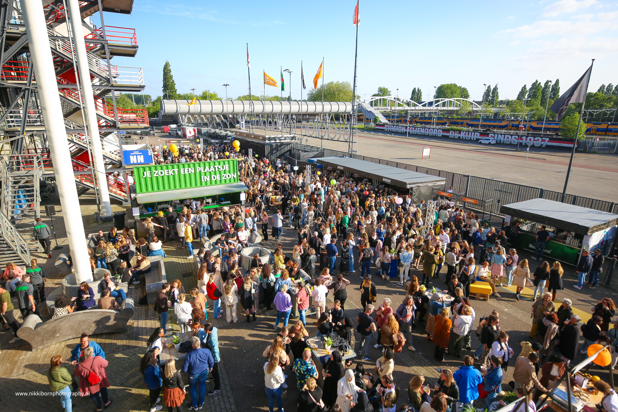 Luchtfoto van de werknemers - Timeless Events