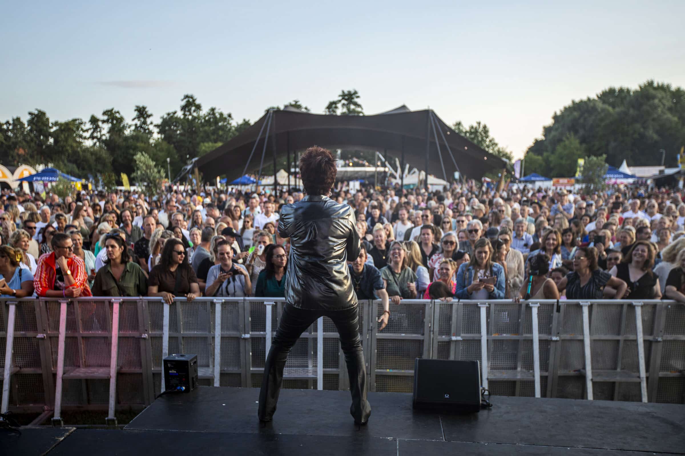 publiek bij culinaire zomerfestival
