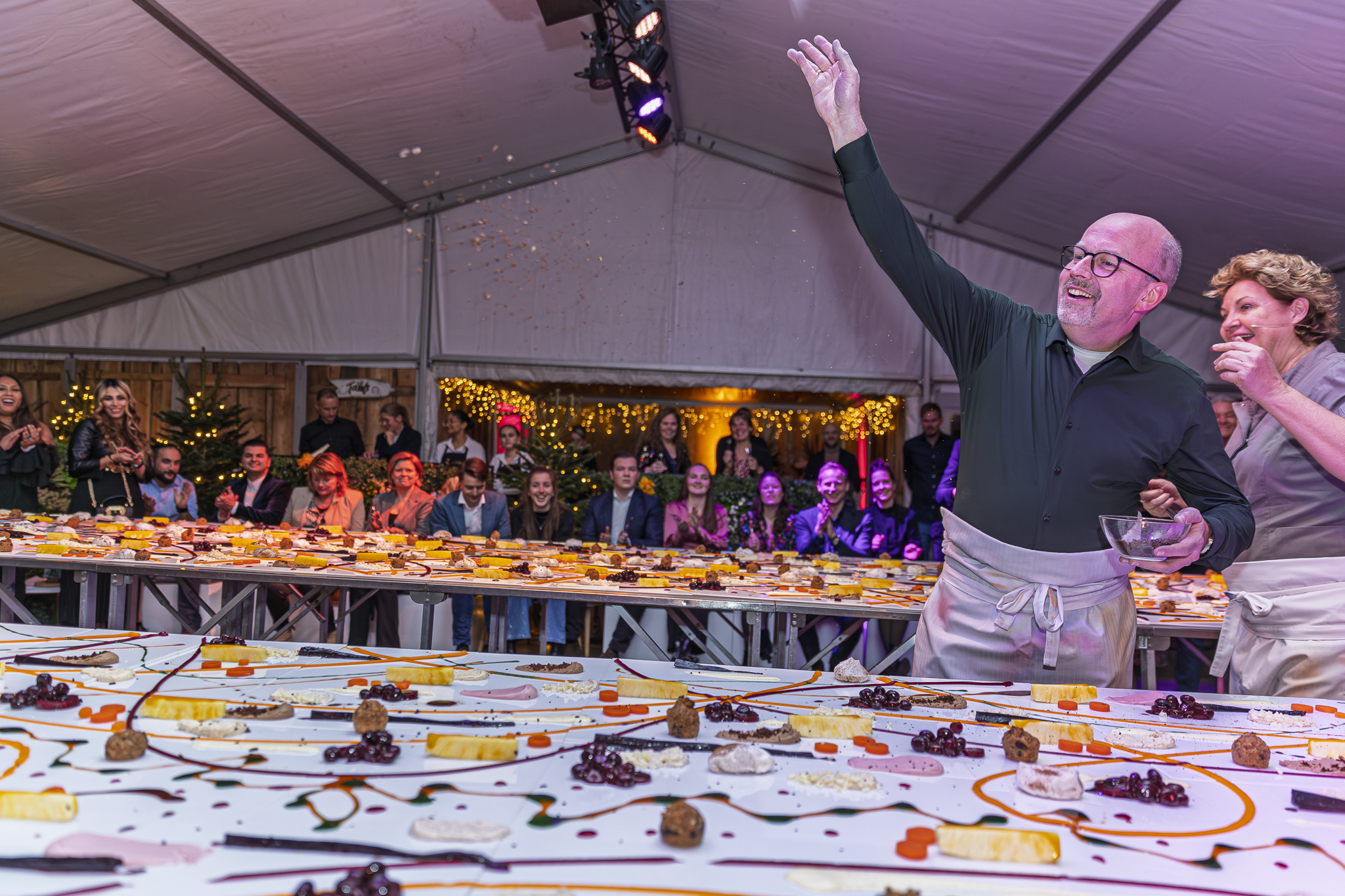 Tafel bezaaid met lekkere hapjes - Timeless Events
