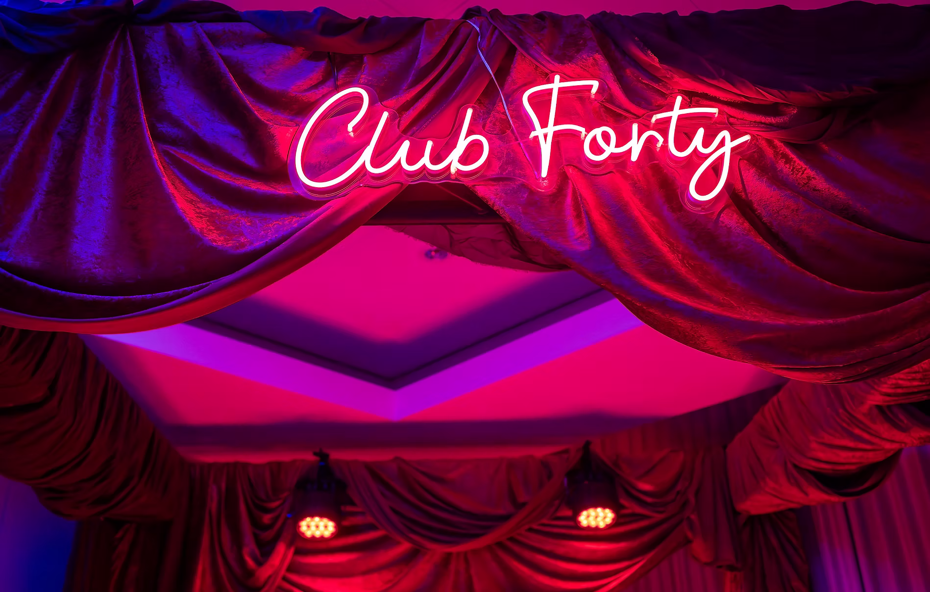 Club Forty rode letters lamp - Timeless Events