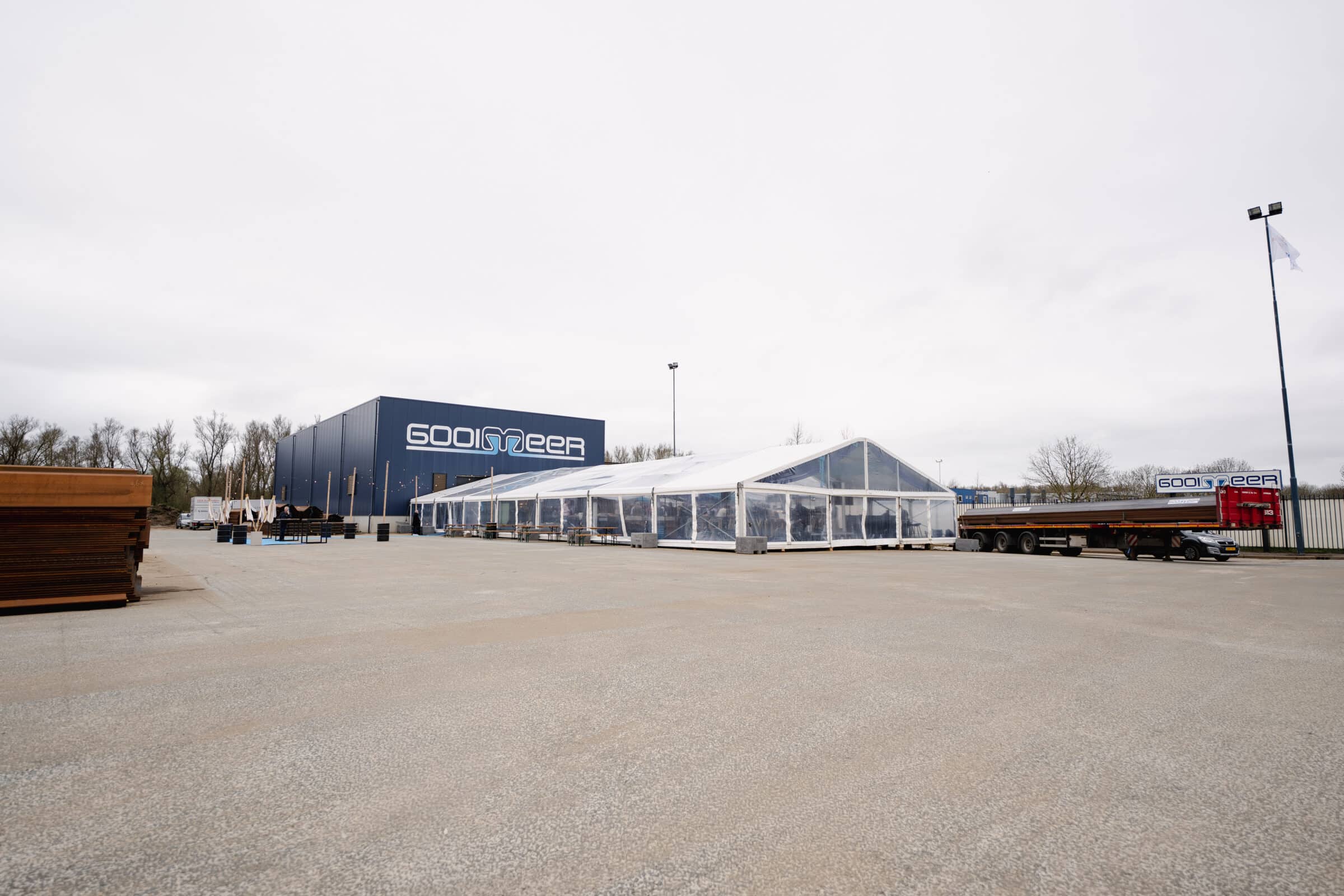 grote boogtent voor pand gooimeer voor 50 jarig jubileum