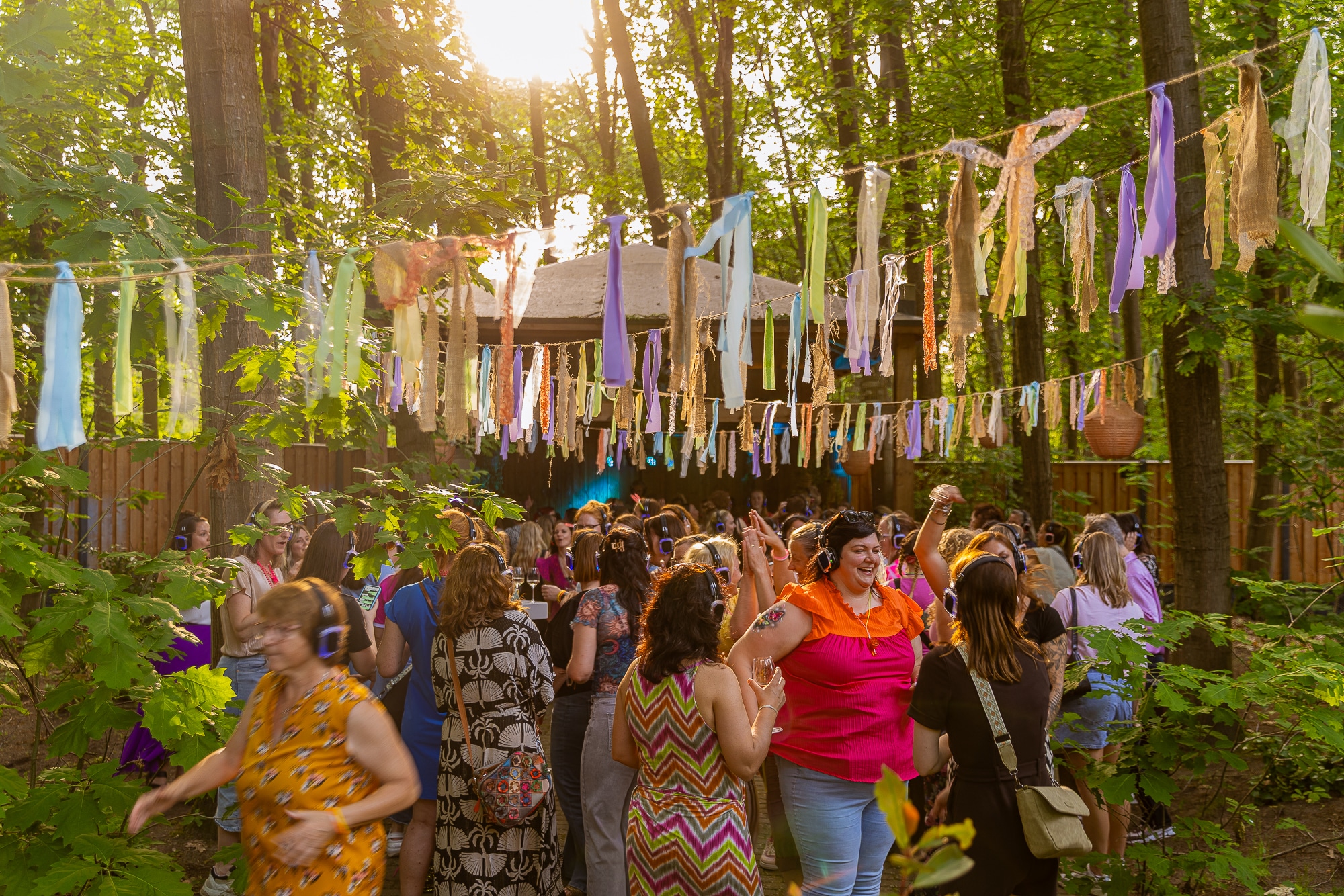 silent disco in het bos